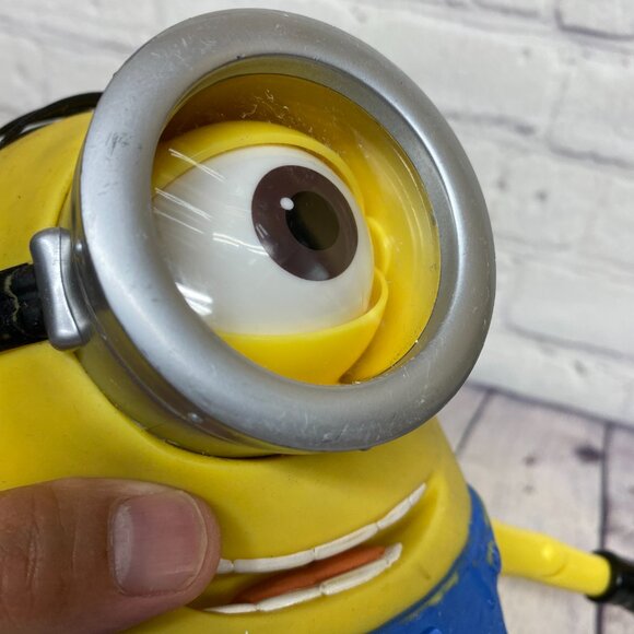 Despicable Me Talking Stuart Minion Toy 8 Inches Tall Used Tested Works - Picture 5 of 12